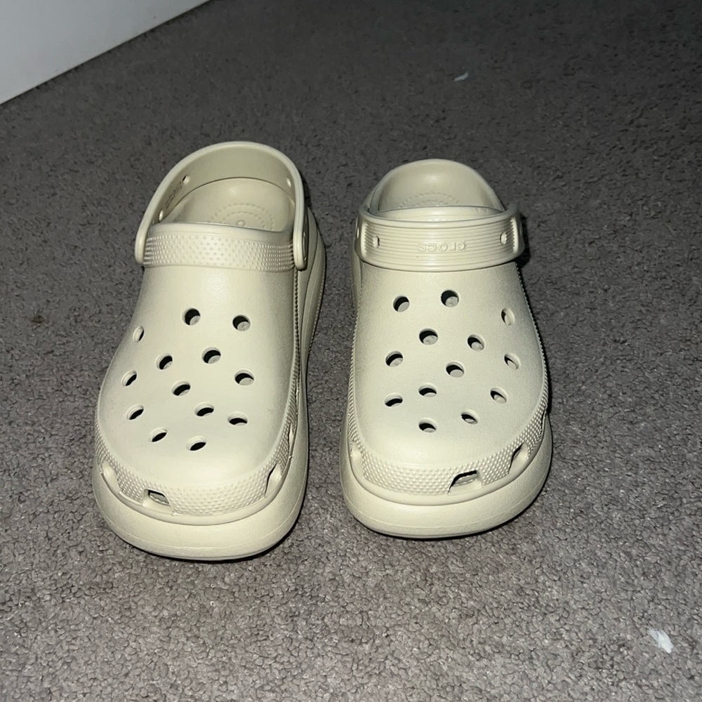 Platform crocs